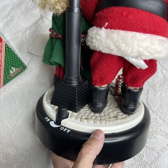 Vintage Holiday Creations Lighted Lamppost Santa Claus with Girl 1993 AS IS - Picture 3 of 8